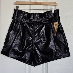 NWT Steve Madden Faux Leather Shorts Womens Size L